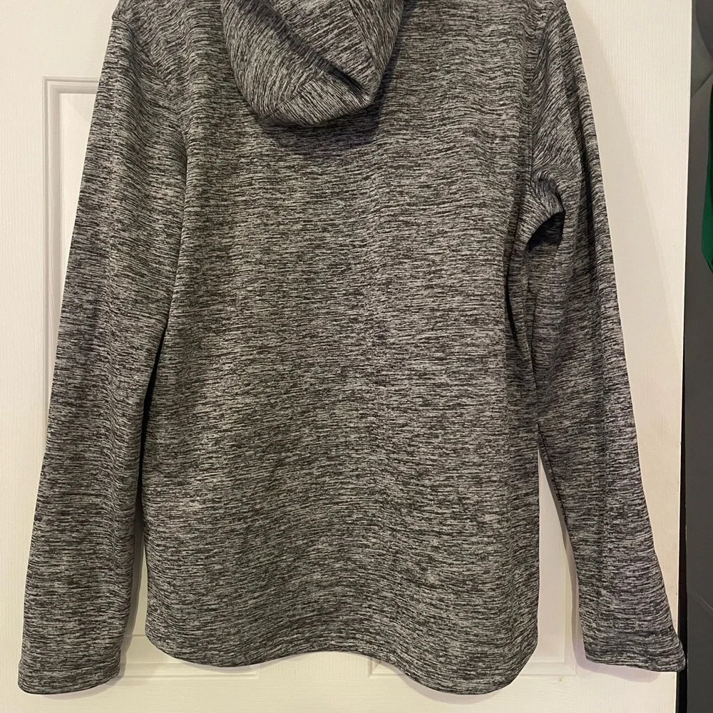 women’s medium under armour cold gear sweatshirt